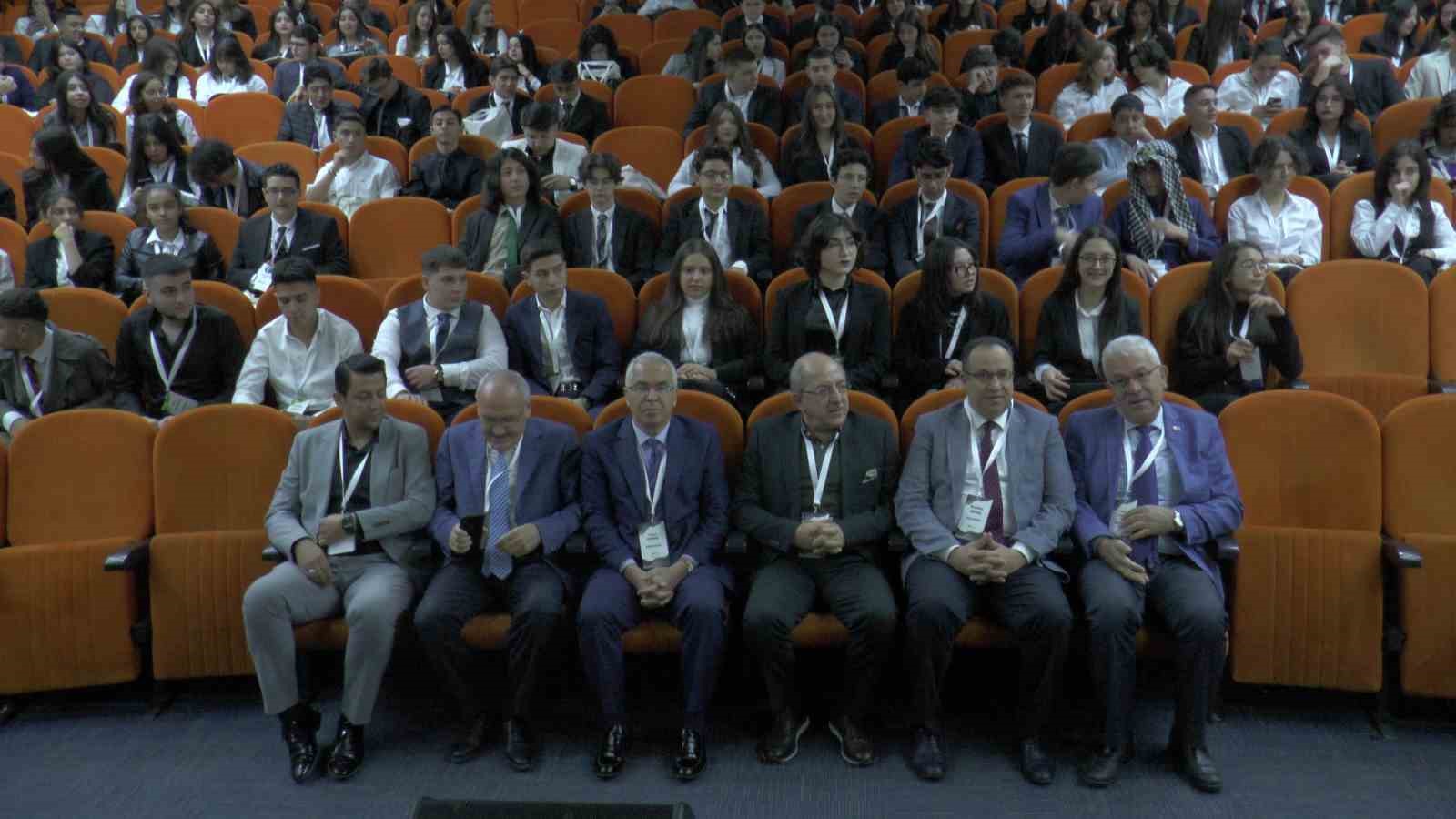 65338793d399f-tekden-fen-ve-anadolu-lisesinde-munex23-konferansi1.jpg