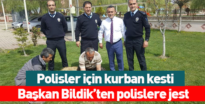 Başkan-Bildik’ten-polislere-jest.jpg