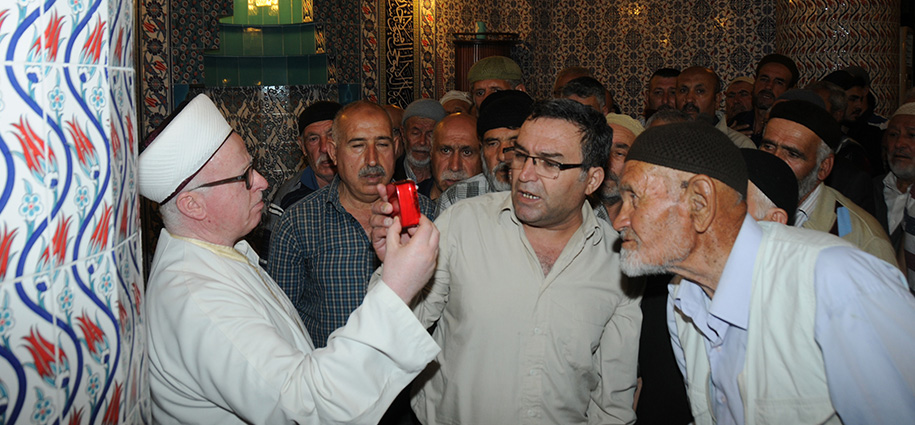 Bahşilide-Sakal-ı-Şerif-ziyarete-açıldı.jpg