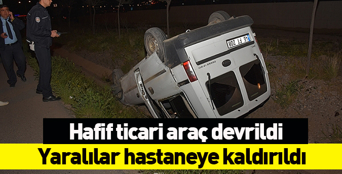 Hafif-ticari-araç-devrildi.jpg