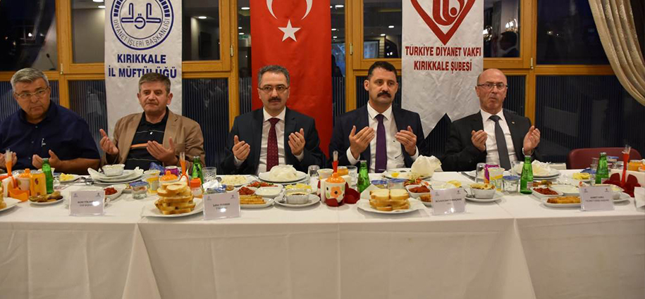 Ramazan-manevi-aydır.jpg