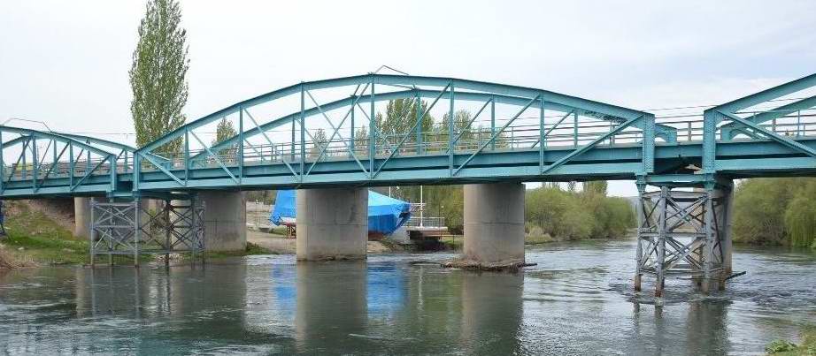 Tarihi-demir-köprü.jpg