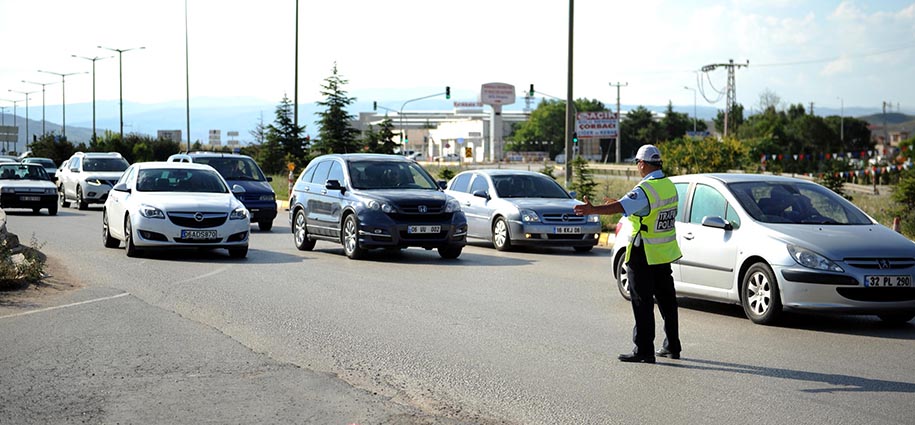 Yollarda-bayram-trafiği.jpg