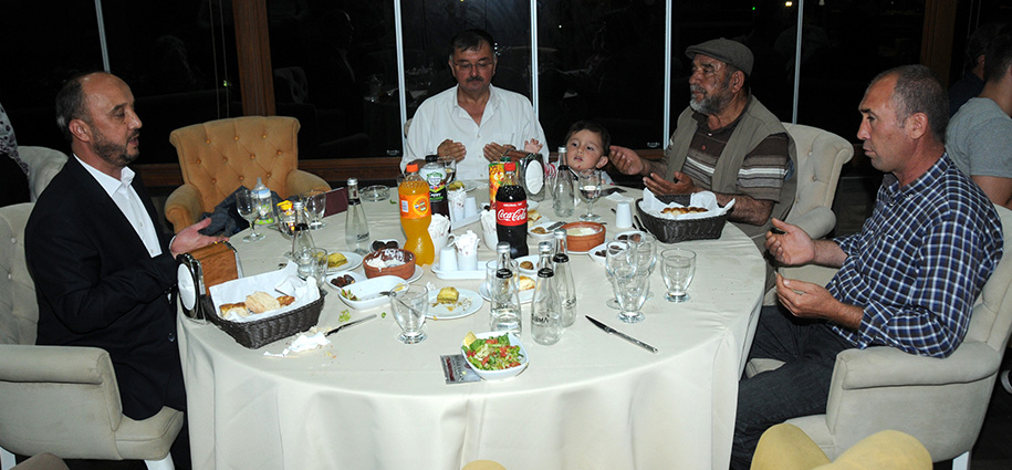 ehit-yakınları-ve-gazilere-iftar.jpg