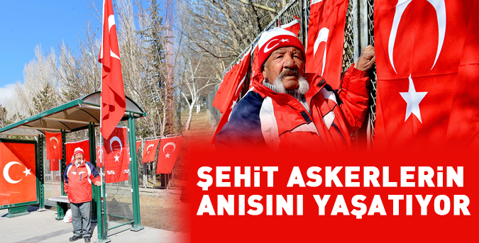 sehit-askerlerin-yasini-tutuyor.jpg